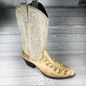 Vintage Dan Post women’s snakeskin western boots